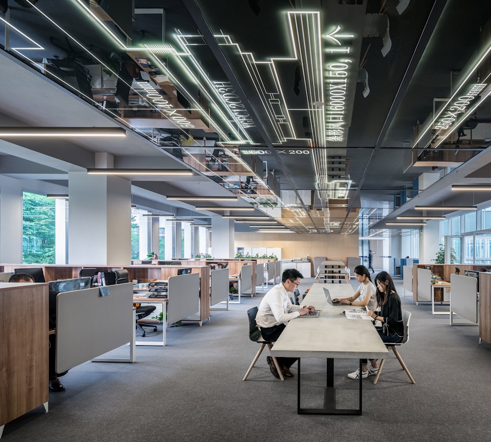 Head Office &amp; Trade Desk